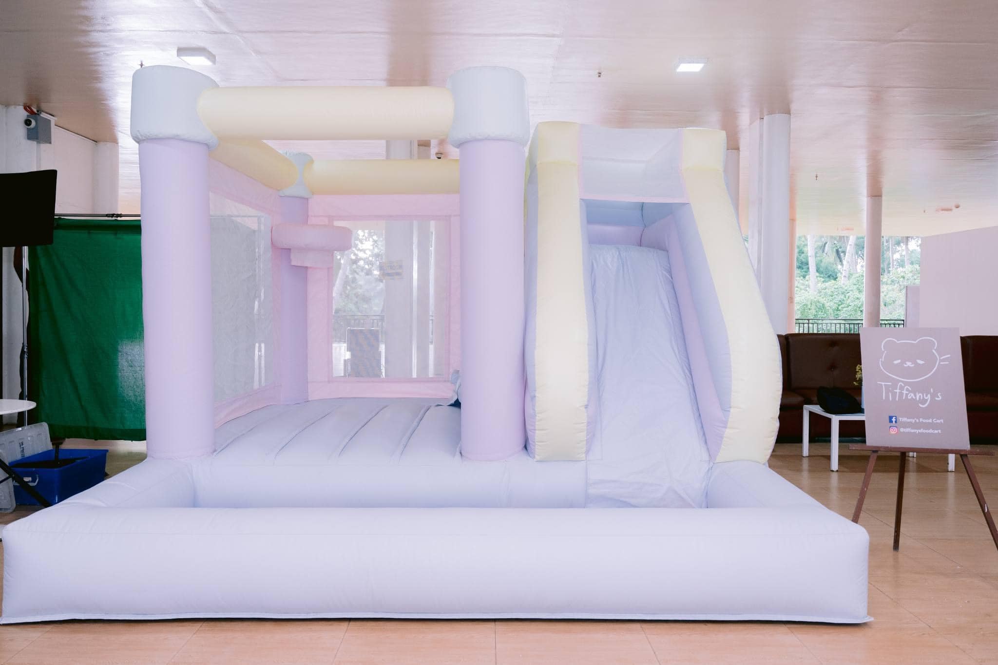 Bounce 'n Treat' feature 3